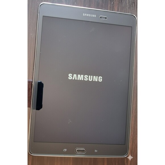 Samsung Galaxy Tab A 16GB External Memory/microSD 9.7-Inch Tablet Like New!! - Picture 2 of 11